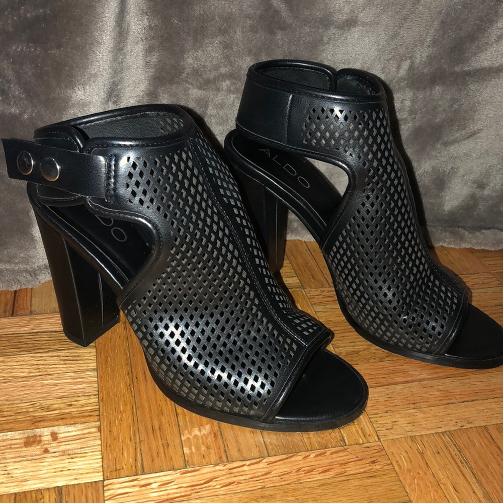 Aldo’s black sandals